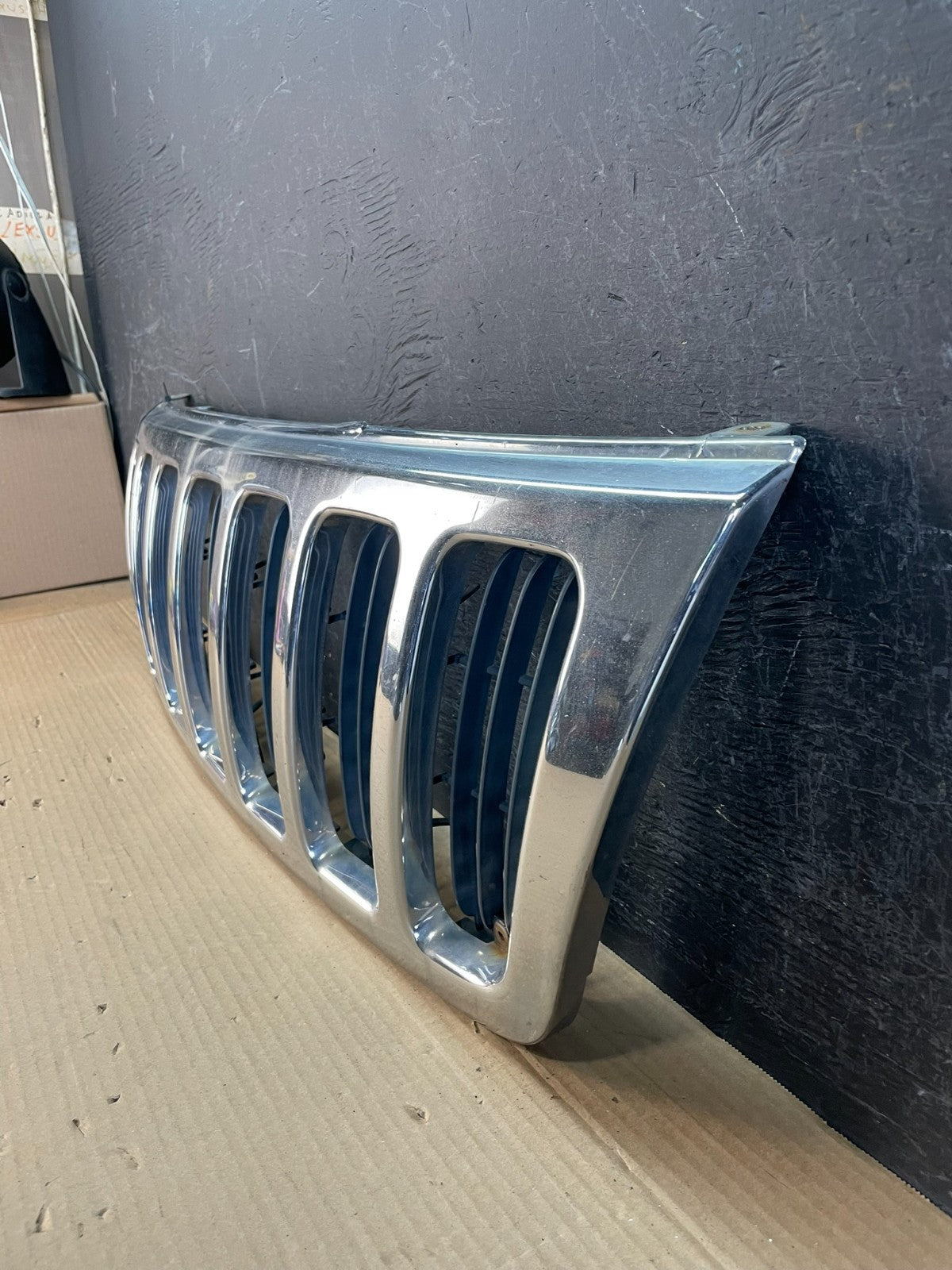1999 to 2003 Jeep Grand Cherokee Front Upper Grill Grille AG7657 DG1