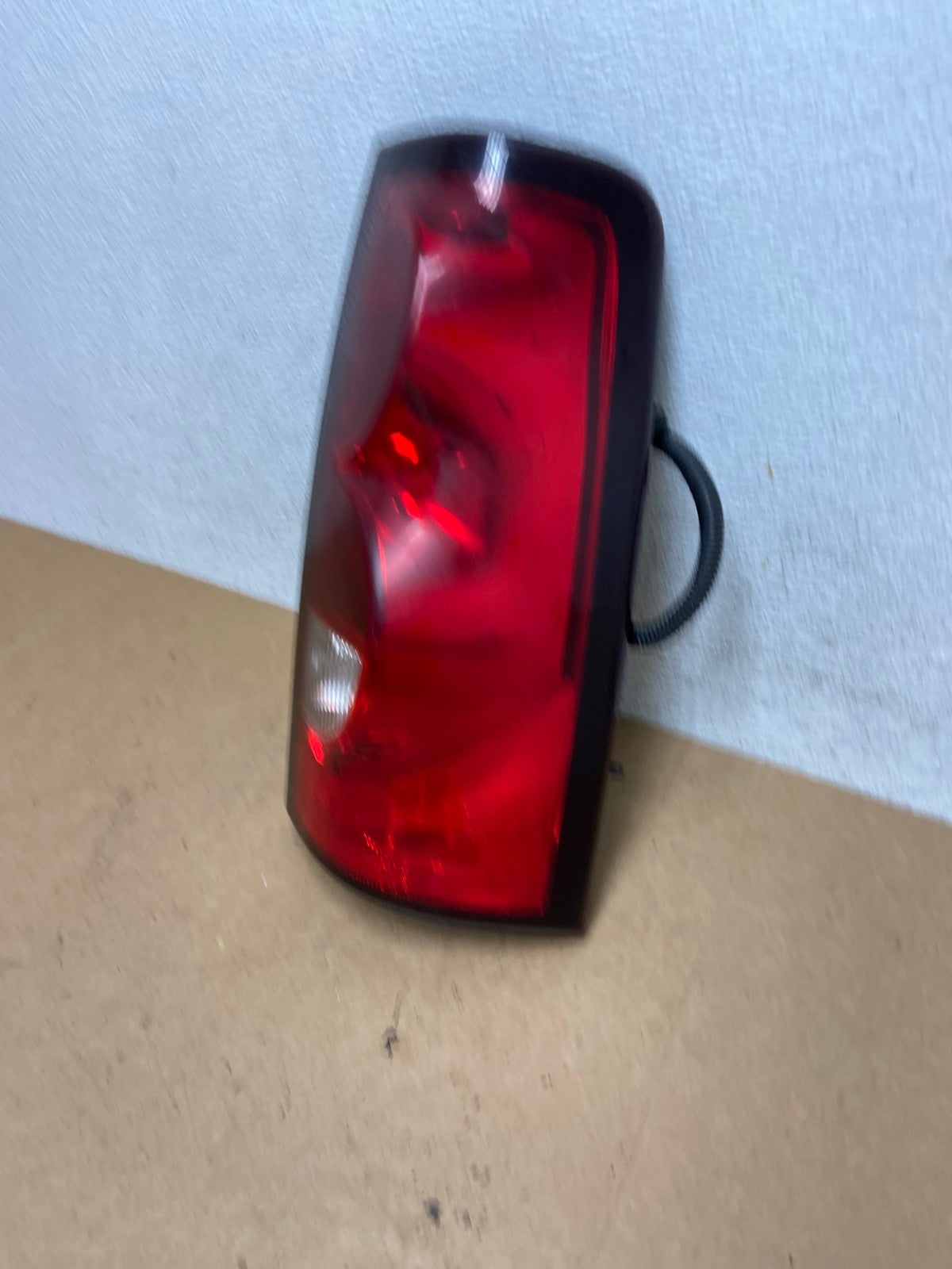 2003-2006 Chevrolet Silverado Right Passenger RH Side Tail light TYC AE3191 LK1
