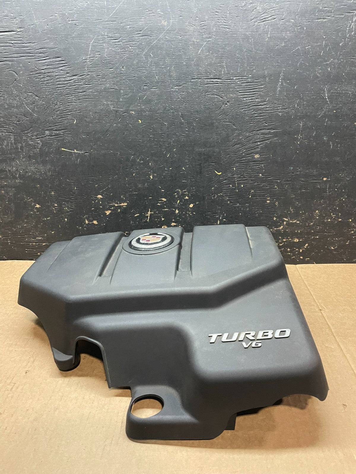 2010 to 2011 Cadillac SRX Engine Cover 2.8L 19420814 Y9495 PS3