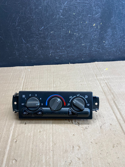 1999 to 2002 Chevrolet Silverado HVAC Heater Climate Control Module ad7247 DG0