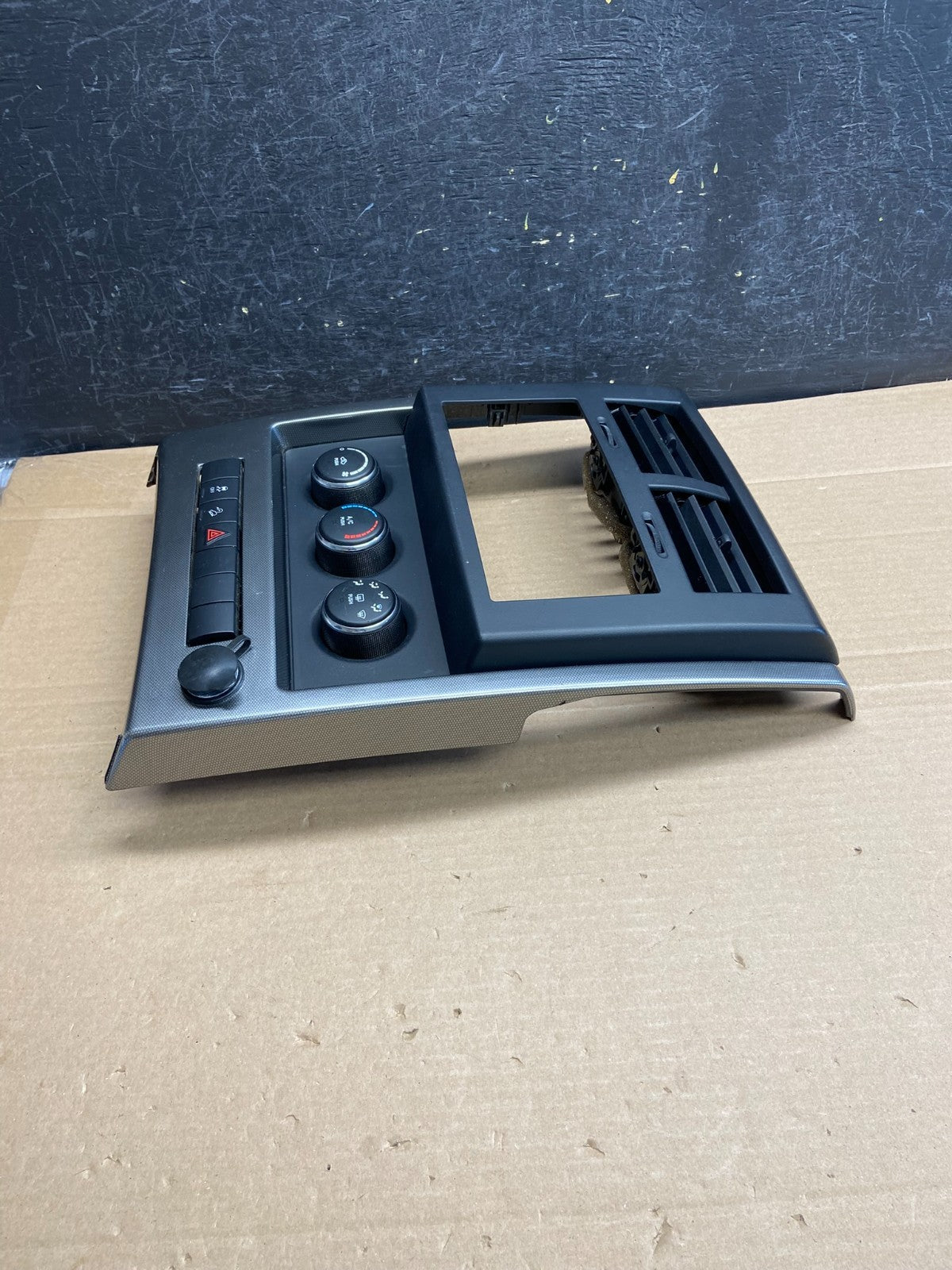 2008 to 2012 Jeep Liberty Dash Climate Temperature Control Radio Bezel AG5101 DG3
