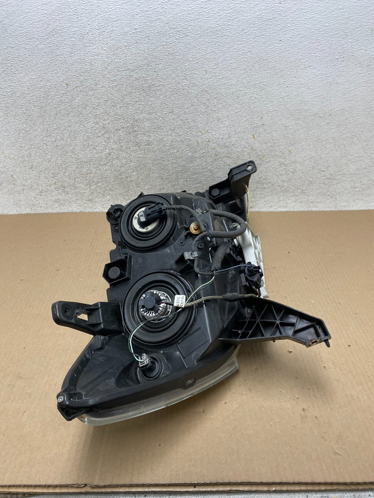 2013 to 2016 Nissan Pathfinder Left Driver LH Side Headlight Halogen AJ25047