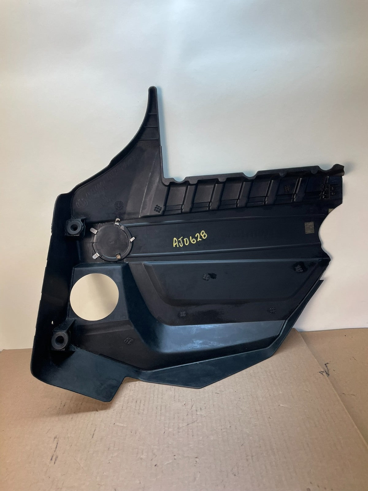 2011 to 2016 BMW 535I TwinPower Turbo Plastic Engine Cover Shield AJ0628 DG3
