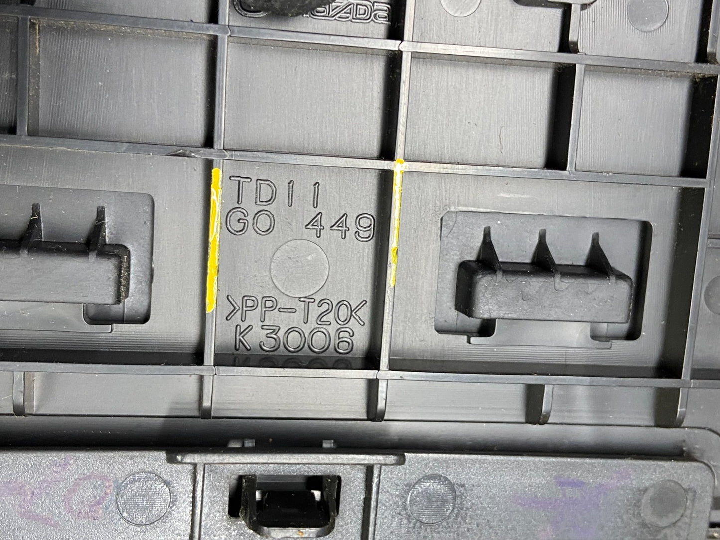 2007 to 2015 Mazda CX-9 Center Console Floor Shift Upper Cover Plate  t6332 DG5