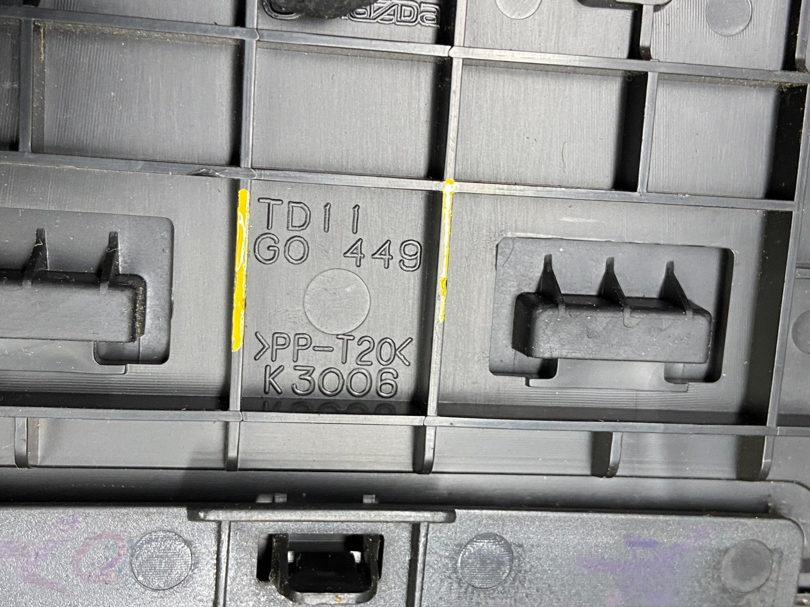 2007 to 2015 Mazda CX-9 Center Console Floor Shift Upper Cover Plate  t6332 DG5