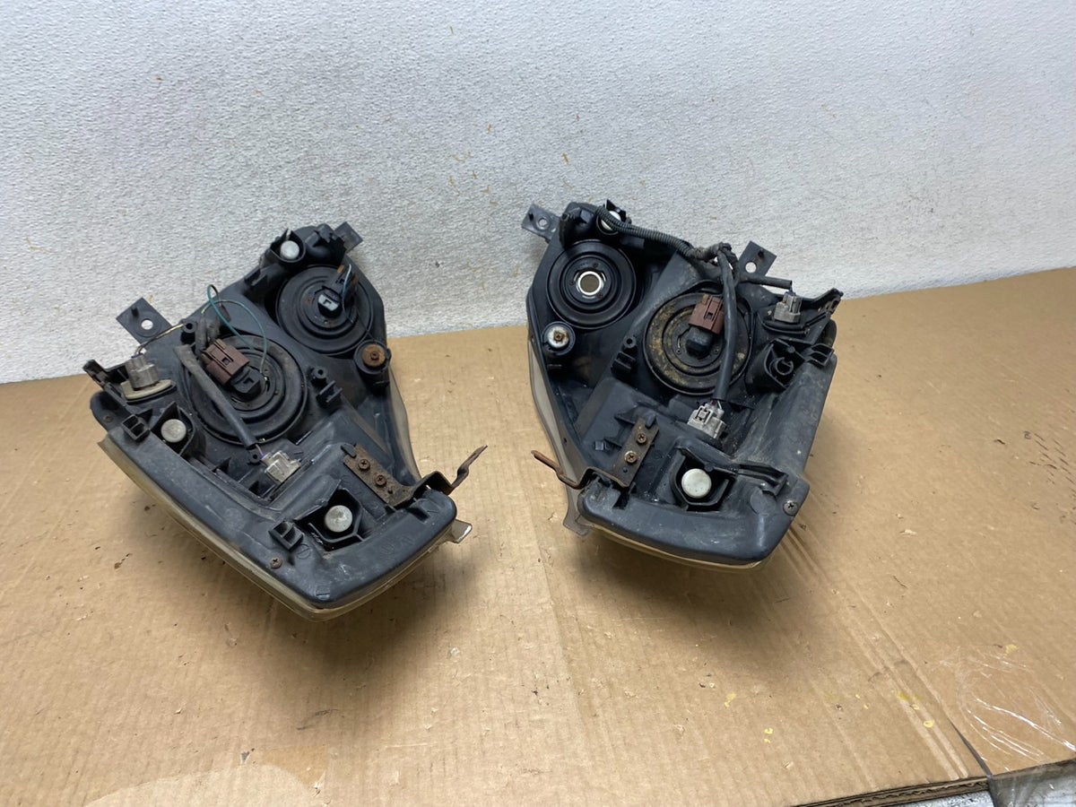 2004 to 2009 Nissan Quest Left+Right Black Headlights AI8985 DW9