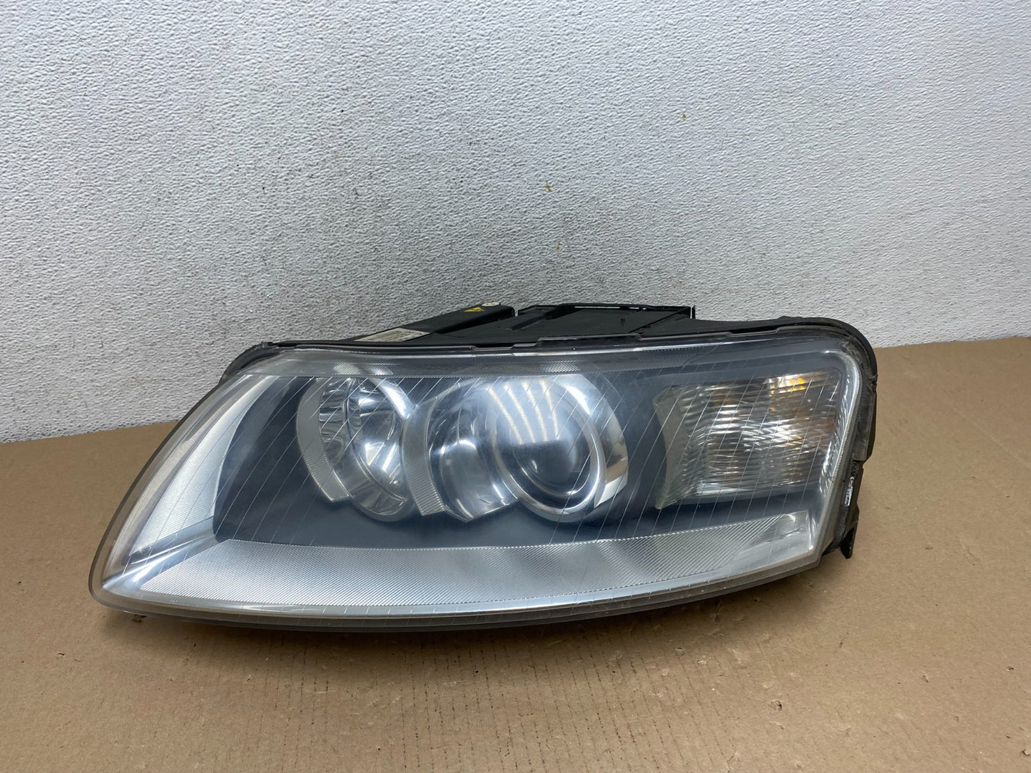 2005 to 2008 Audi A6 Left Driver Side Headlight Xenon HID AF3099 DW0
