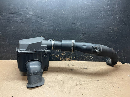 2010 to 2011 Cadillac SRX 2.8L Air Cleaner Intake Box Z3366 PS0
