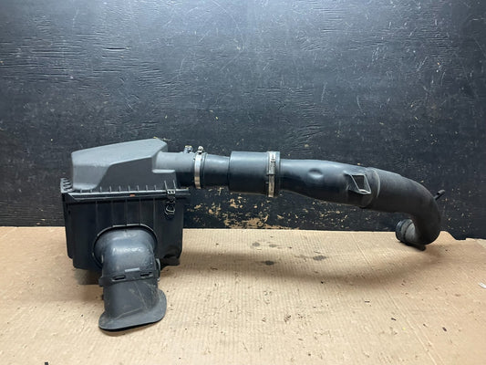 2010 to 2011 Cadillac SRX 2.8L Air Cleaner Intake Box Z3366 PS0