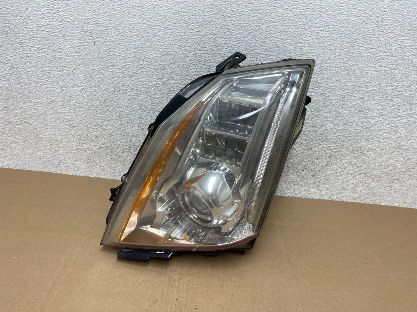 2008 to 2014 Cadillac CTS Left Driver LH Side Xenon Headlight AE4850 DW0