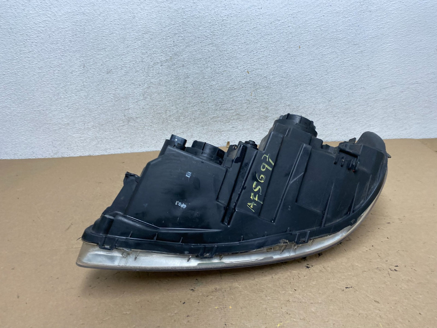 2006 to 2010 Hyundai Azera Right Passenger Side Halogen Headlight AF5697 DW6