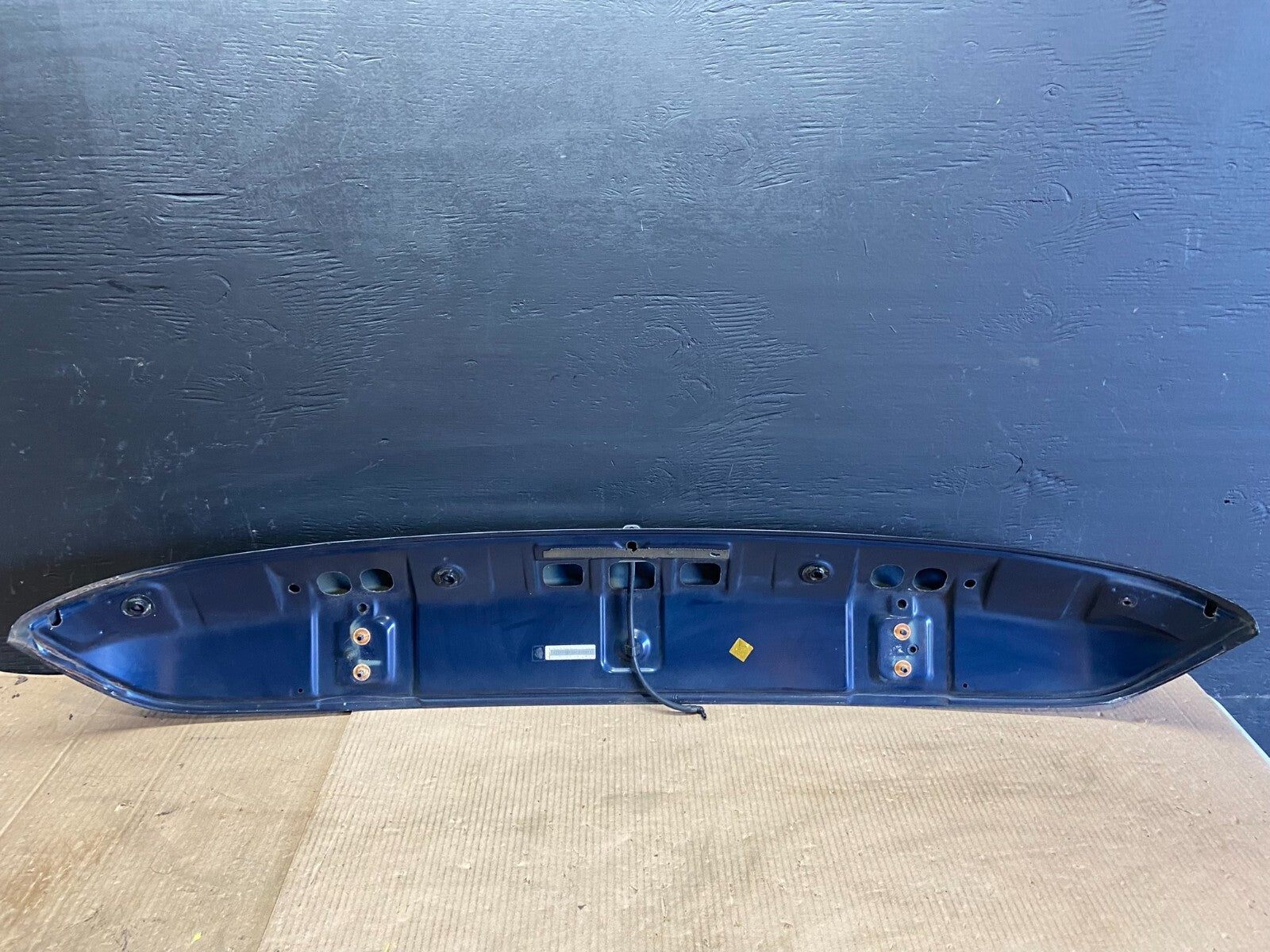 2003 to 2008 Toyota Matrix upper tailgate deck lid spoiler trim D94146
