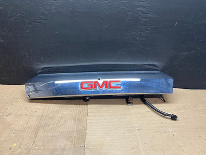 2011-2015 GMC Terrain Tailgate Chrome Finish Molding with Camera Oem E34310