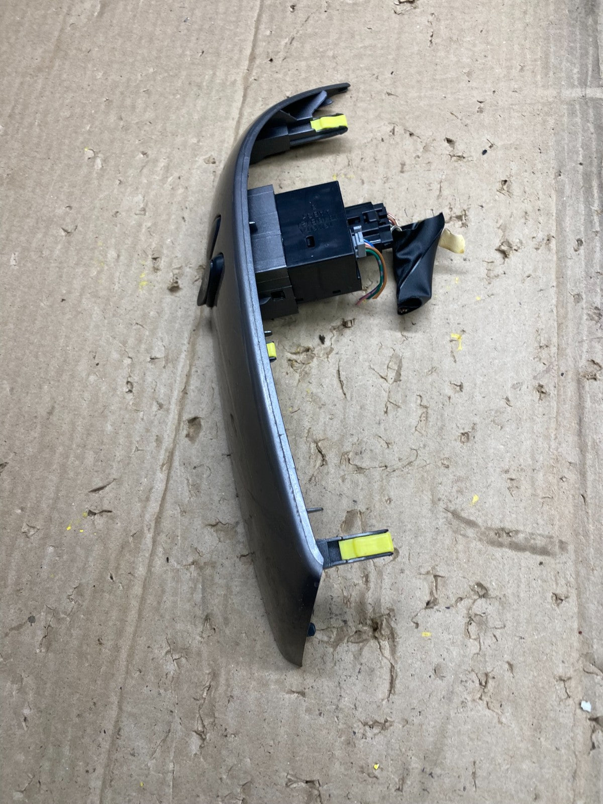2004 to 2010 Toyota Sienna Right Side Radio Switches Bezel Trim X1986 DG1