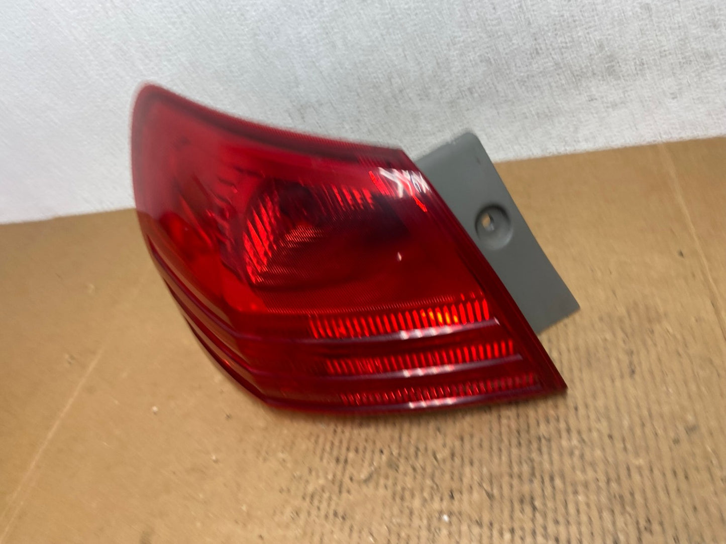 2008 to 2015 Nissan Rogue Left Driver Lh Side Tail Light AE0363 LK1