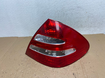 No Led 2003-2006 Mercedes E Class Sedan Right Passenger Side Tail Light Y8357 DW0