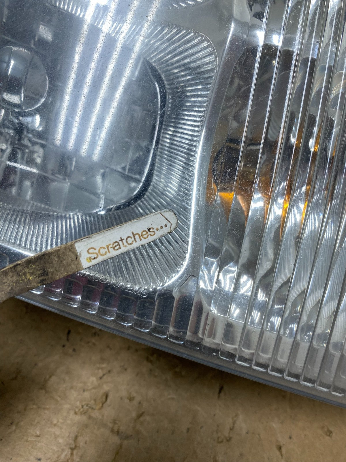 2002-2006 Cadillac Escalade Right Passenger Side Xenon Headlight AI3649 DW3