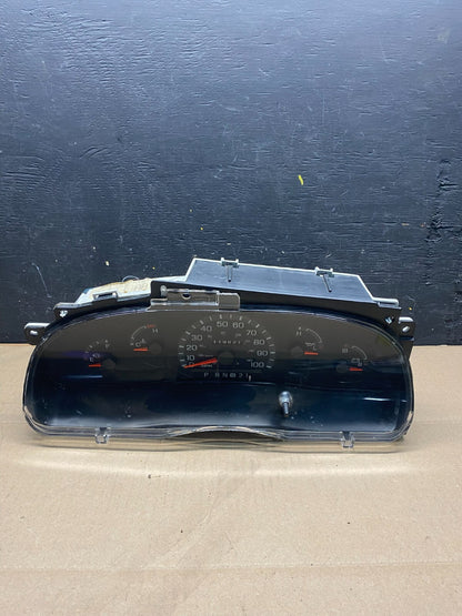 2001 - 2002 Ford Econoline E250 E350 Van Speedometer Instrument Cluster J9646 PS0