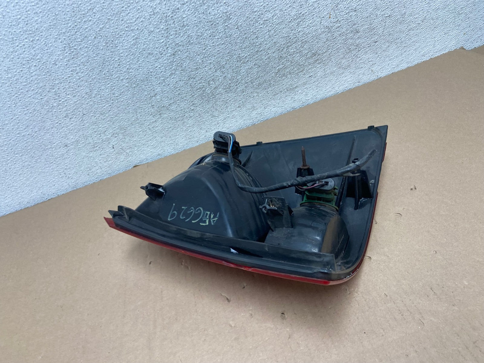 2002 to 2005 Ford Explorer Left Driver Lh Side Tail light AG6629 LK9