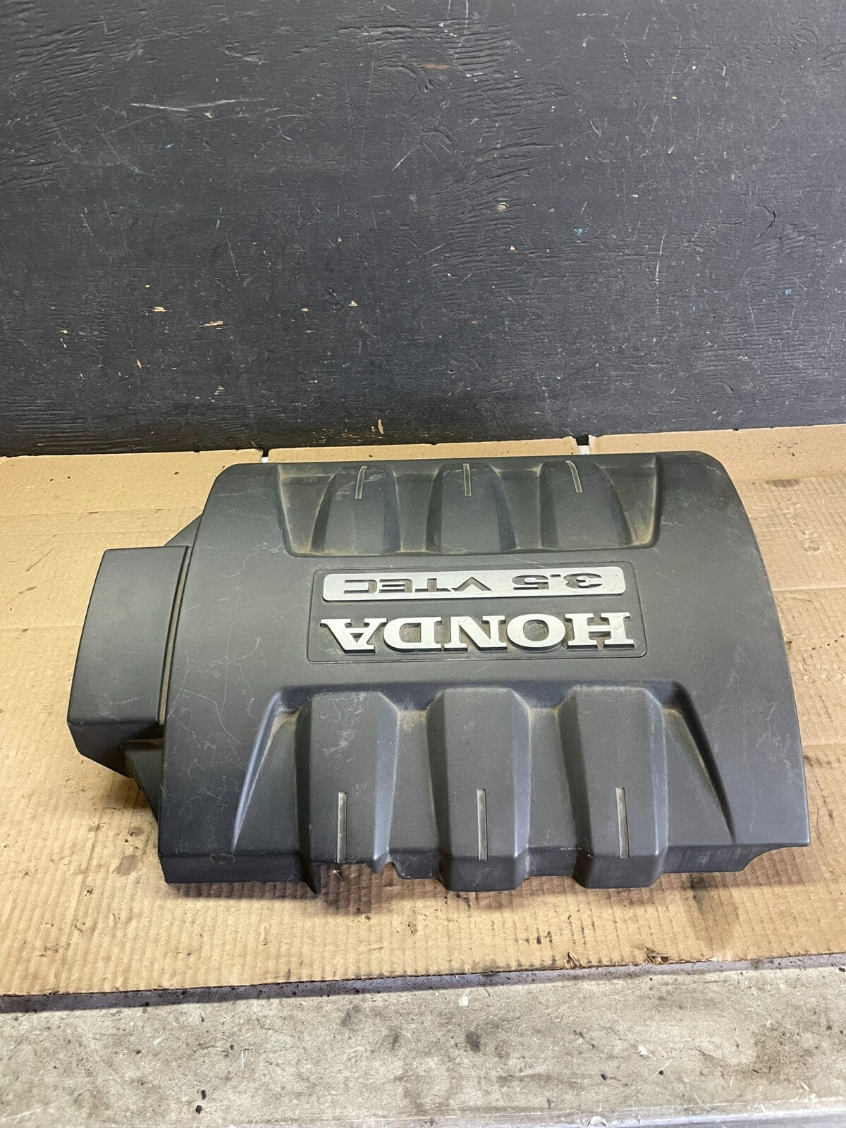 2006 to 2008 Honda Pilot Black Engine Cover OEM 3.5L M2719 DG1