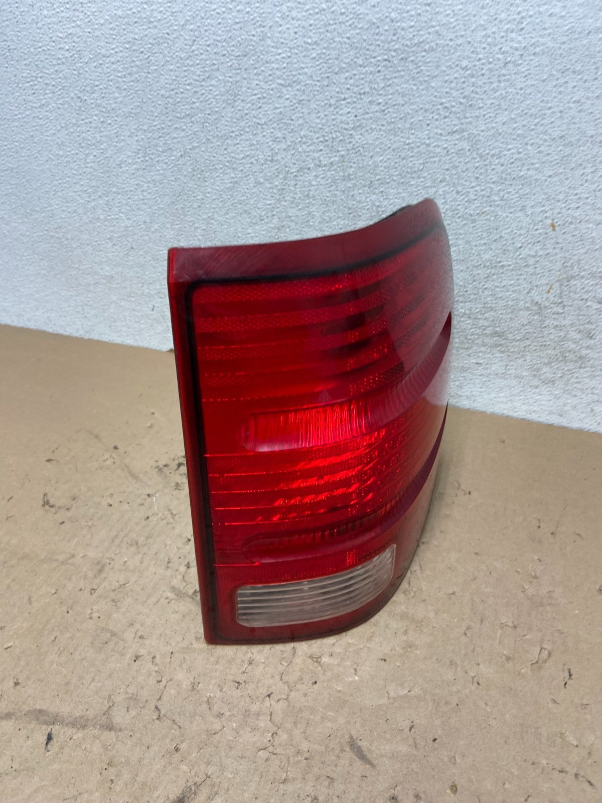 2002 to 2005 Ford Explorer Right Passenger Rh Side Tail light AG4382 PS2