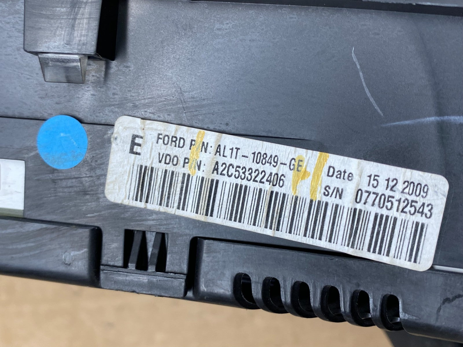 2010 2011 Ford  Expedition Speedometer Cluster Gauge Oem y9978 DG6