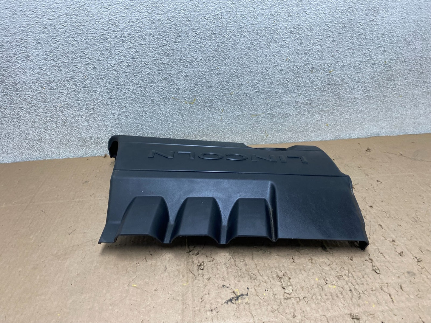 2007 to 2010  Lincoln MKS Engine Motor Cover OEM W3474 DG3