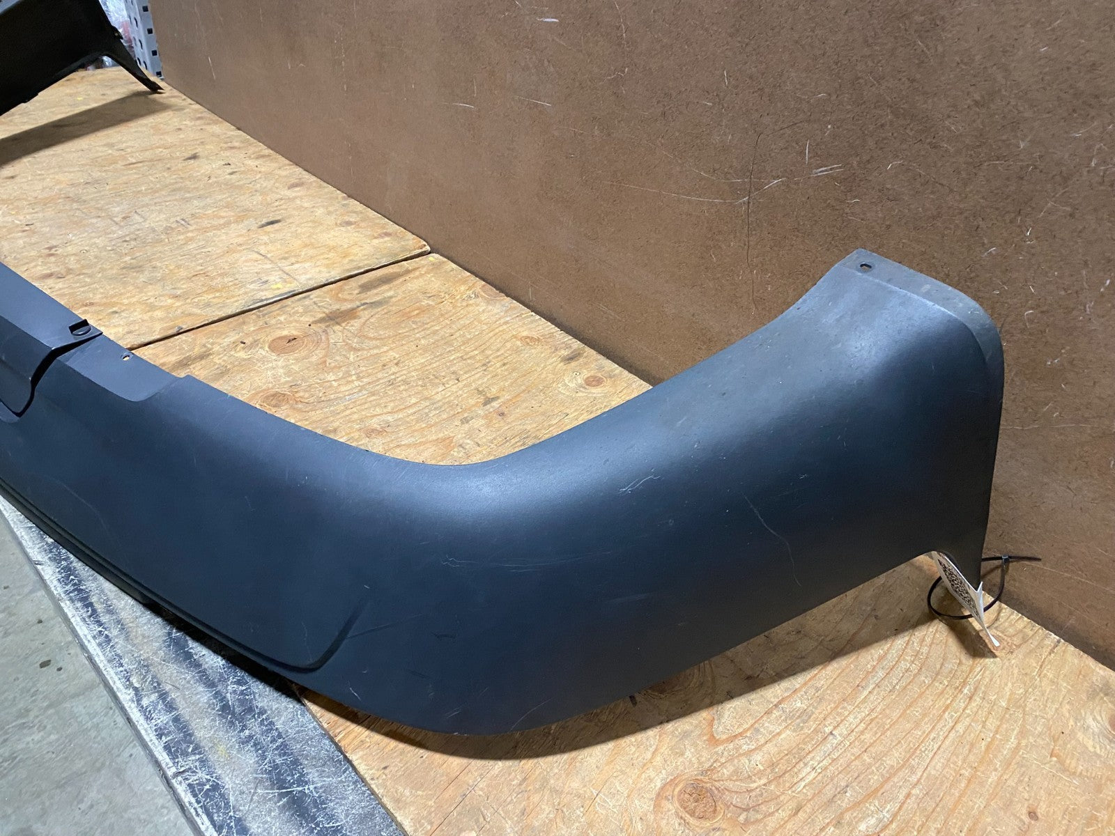 2013 to 2017 Chevrolet Traverse Rear Lower Bumper Cover 23468362 W2574 PS5