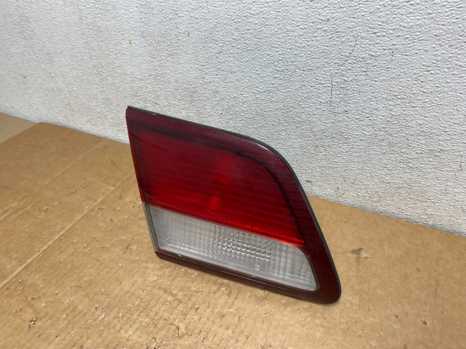 1997 1998 1999 Nissan Maxima Left Driver LH Inner Tail Light I0425 DG11