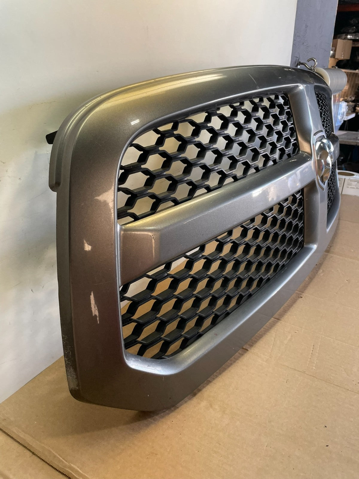 2013 to 2018 Dodge Ram 1500 Front Bumper Grille Grill AH0053 DG2