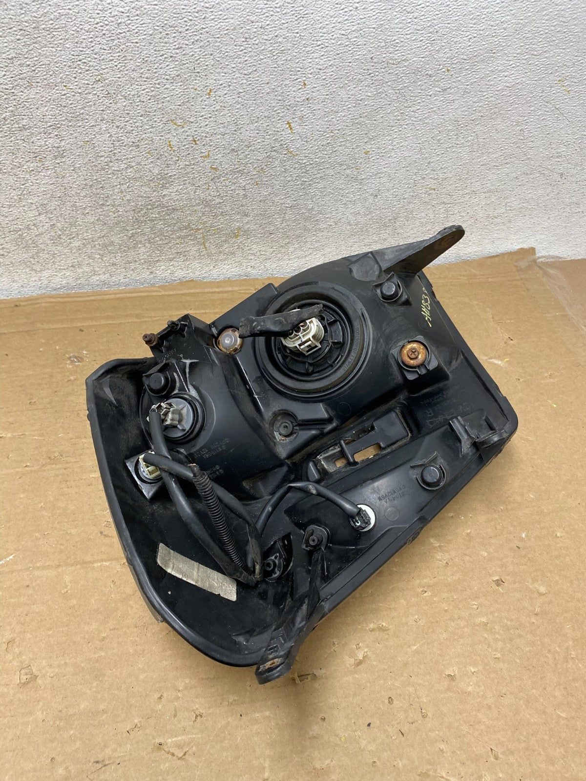 2005 to 2009 Chevrolet Equinox Right Passenger RH Halogen Headlight AH8388 DW6
