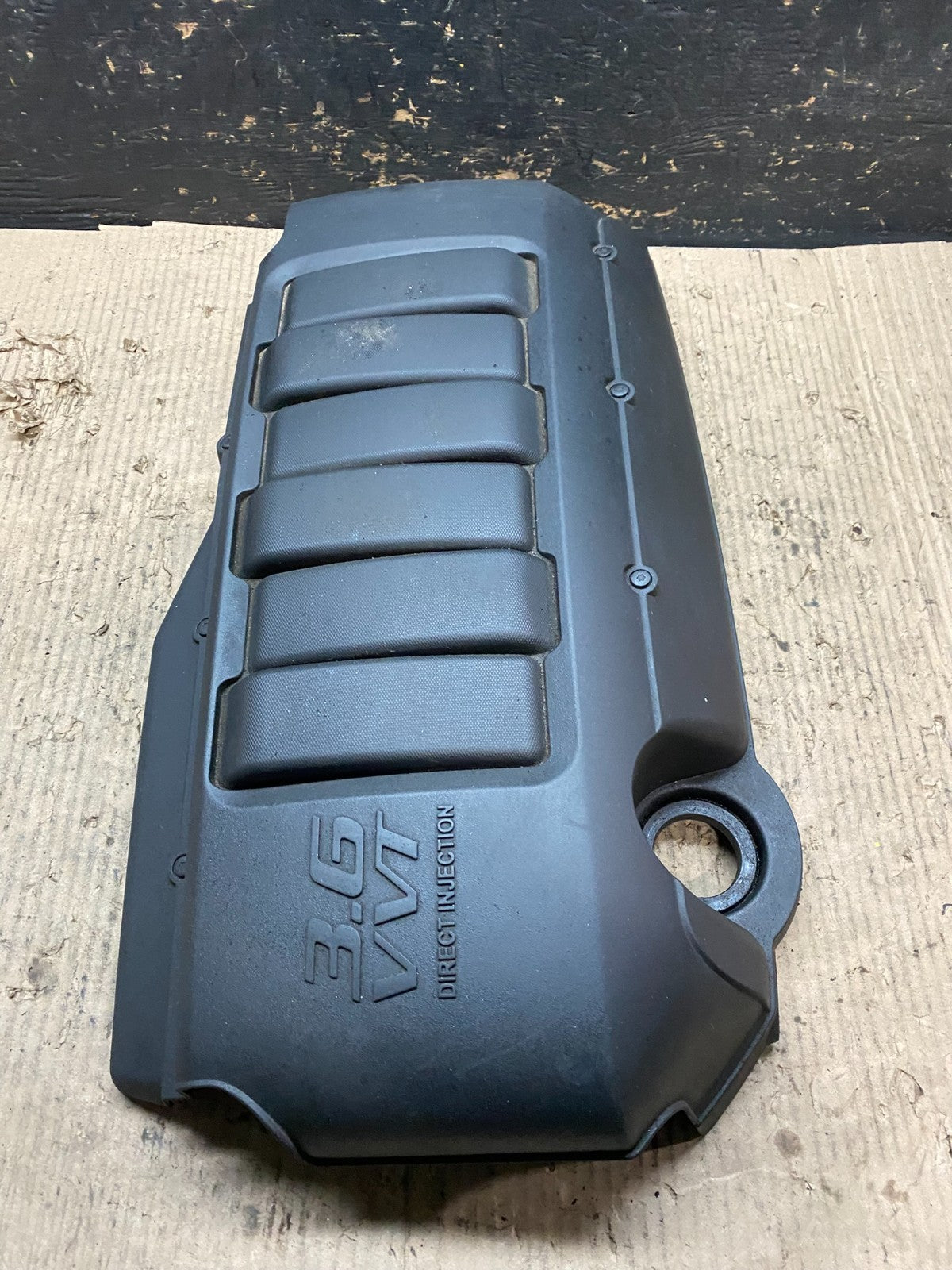 2007 to 2008 GMC Acadia 3.6L VVT Engine Cover Shield OEM V4244 DG3
