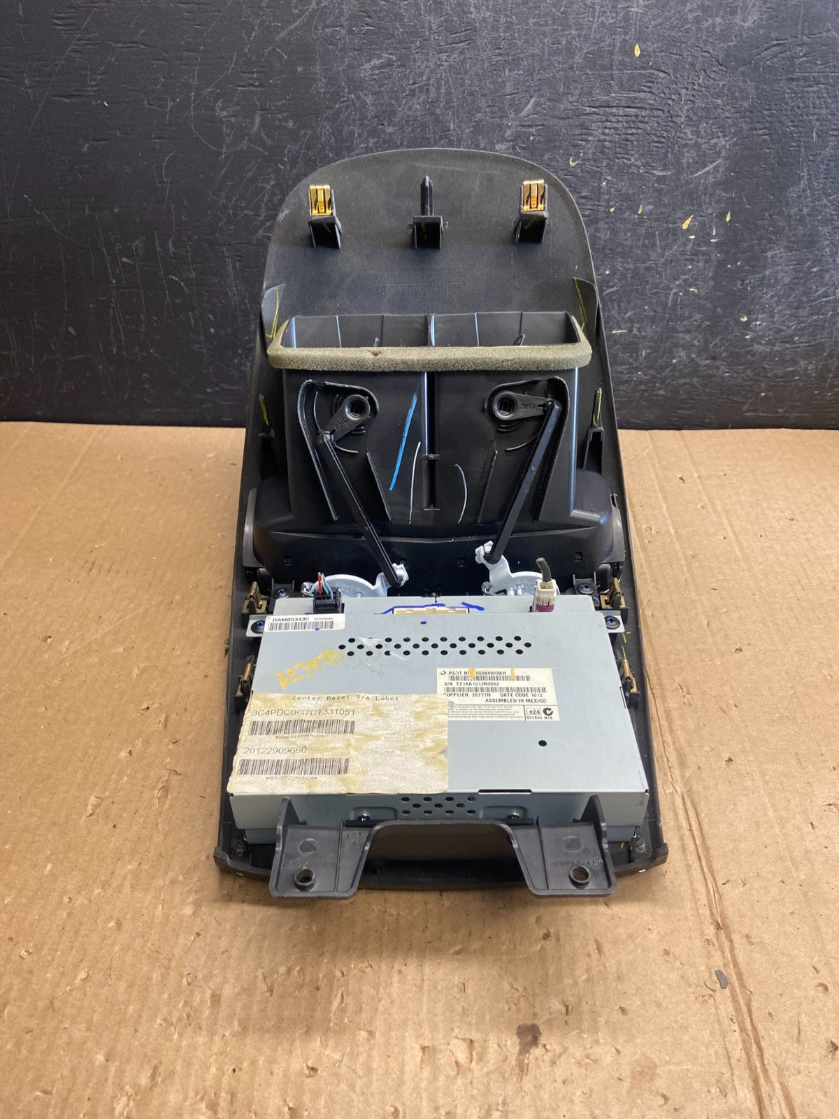 2011 to 2019 Dodge Journey 8.4 Radio Display Screen Air Vents AE3925 DG5