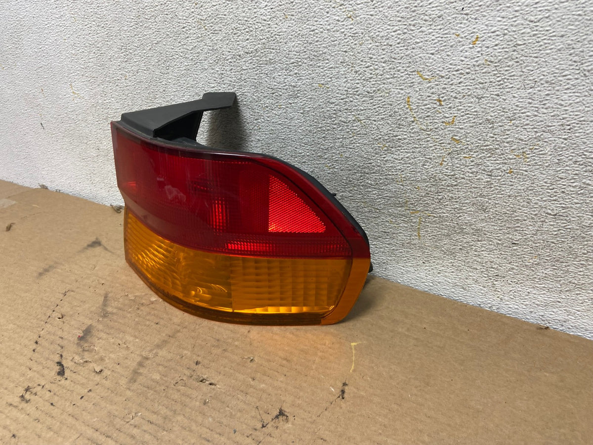 2002 2003 2004 Honda Odyssey Right Passenger Side Tail Light AH4290 LK2