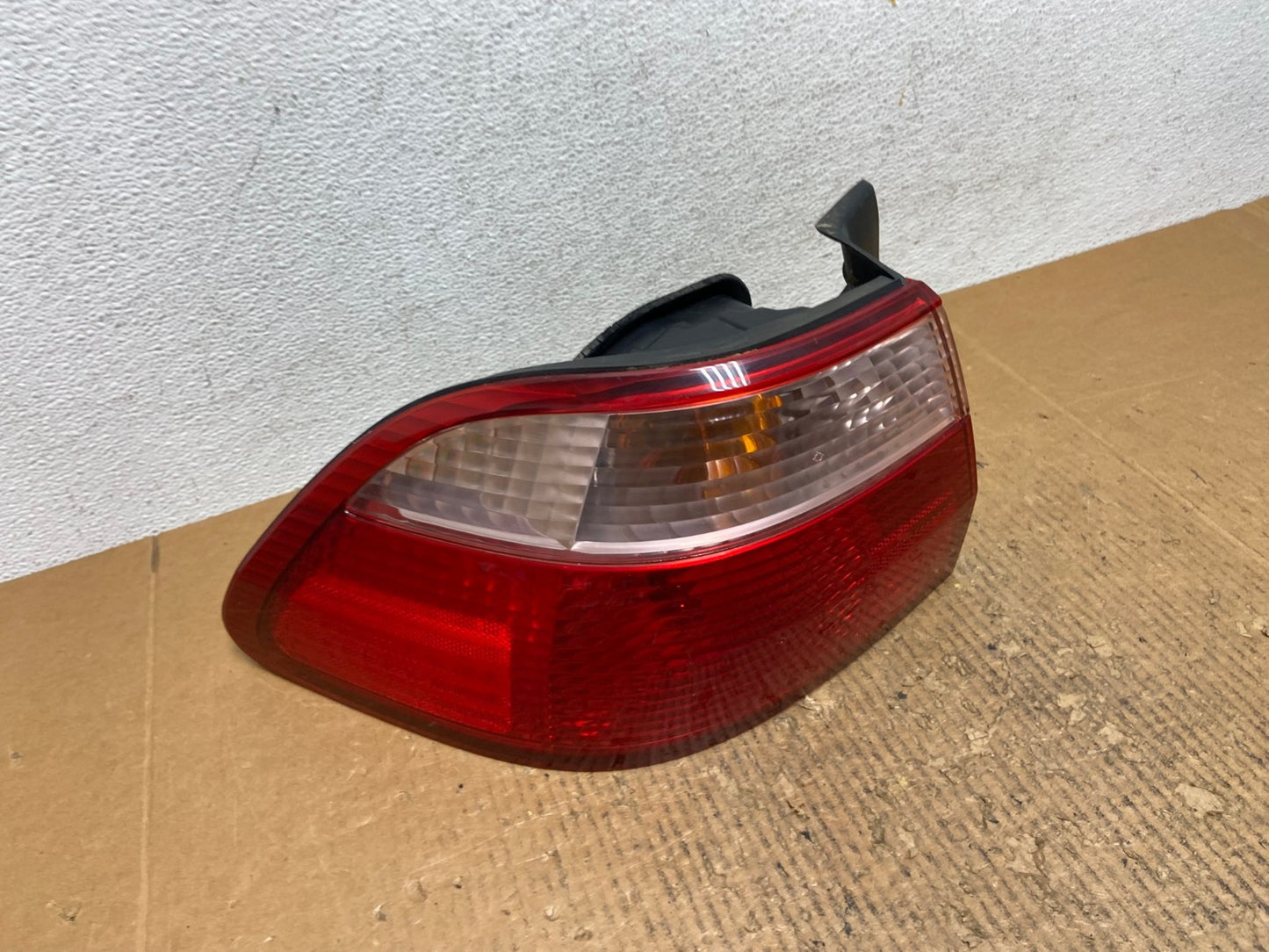 1998 to 2000 Honda Accord Sedan Tail light Left Driver LH Side AE2669 LK2