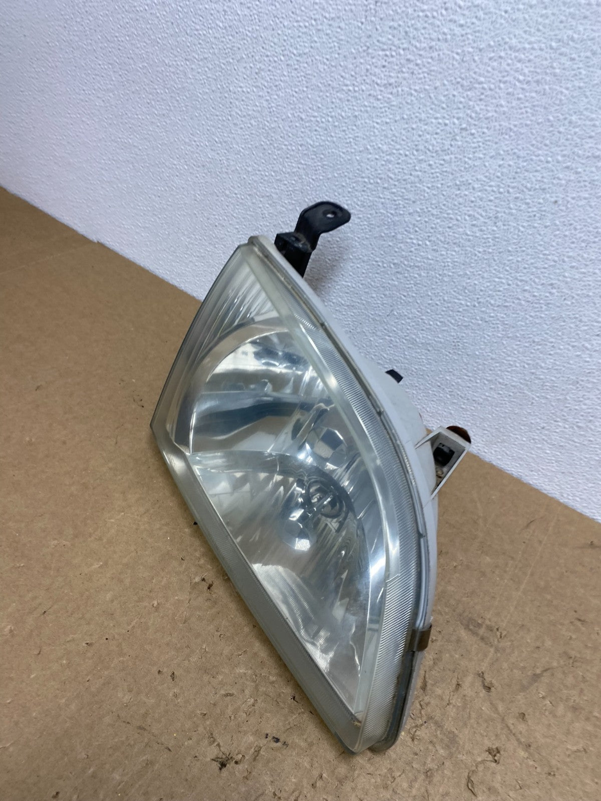 2001 2002 2003 Toyota Sienna Right Passenger Rh Side Headlight Halogen AC1500 DW1