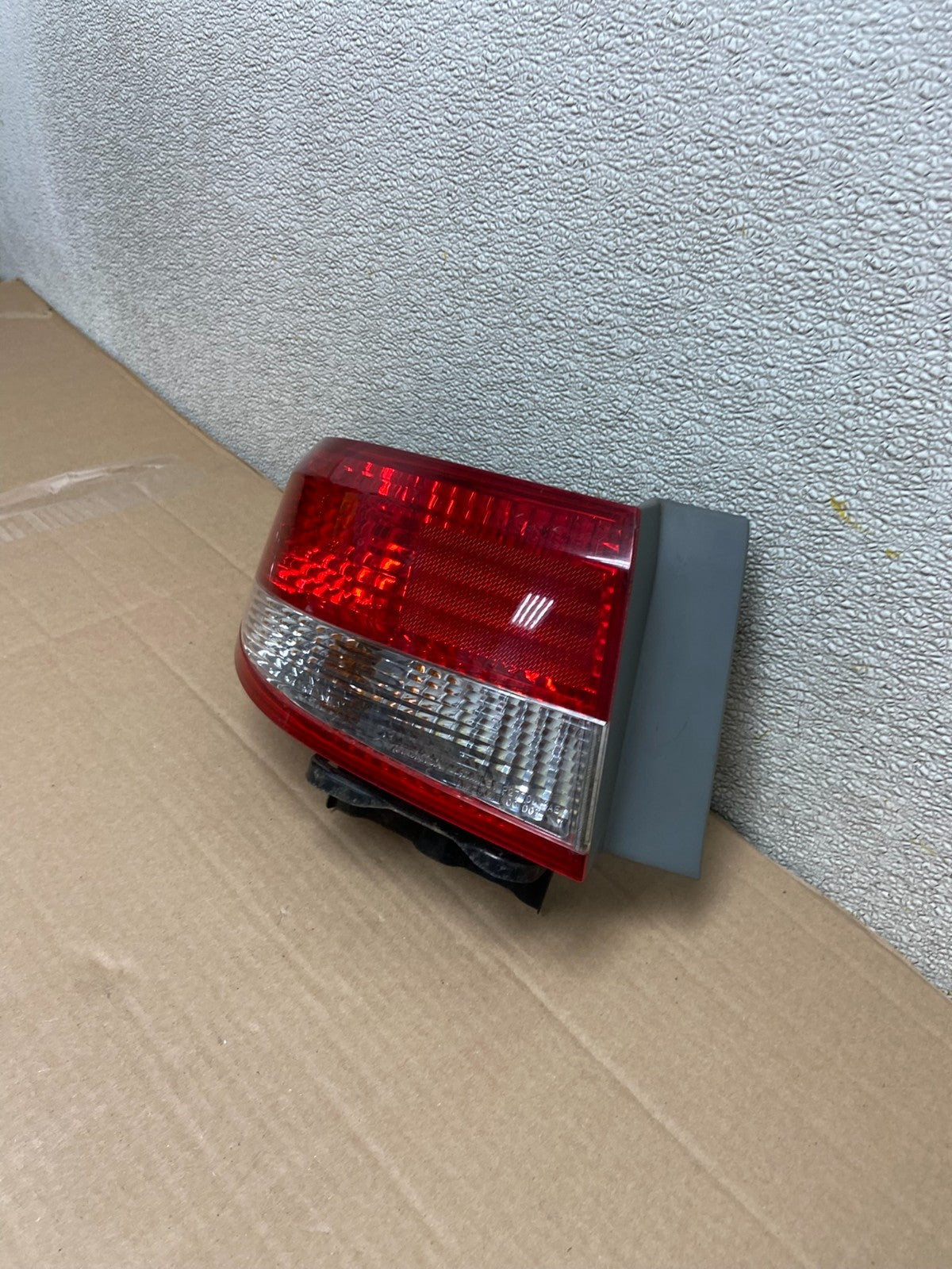 2003 to 2004 Honda Accord Sedan Left Driver Lh Side Tail light AA8627 LK1
