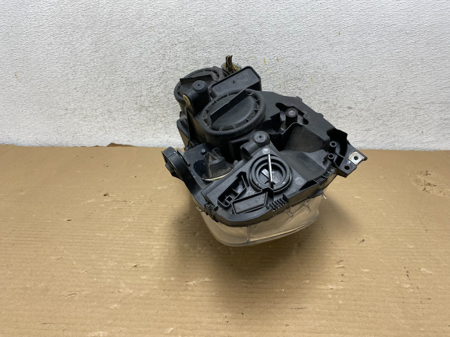 2008-2011 Mercedes C-Class C350 C300 Left Driver Halogen Headlight AG9333 DW8