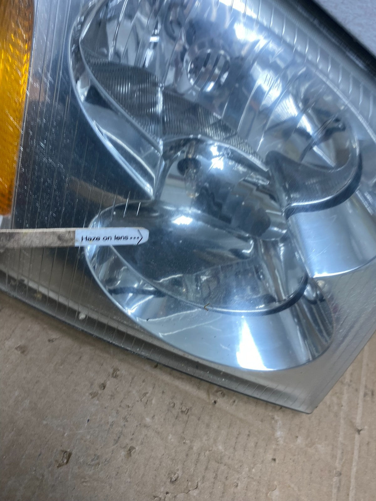 2002 to 2009 Gmc Envoy Right Passenger RH Side Headlight Halogen AC3849 DW5