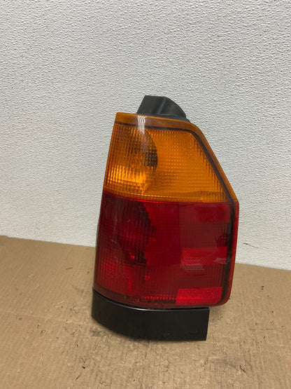 2002-2009 GMC Envoy Right Passenger RH Side Tail Light Oem AB8571 DW0