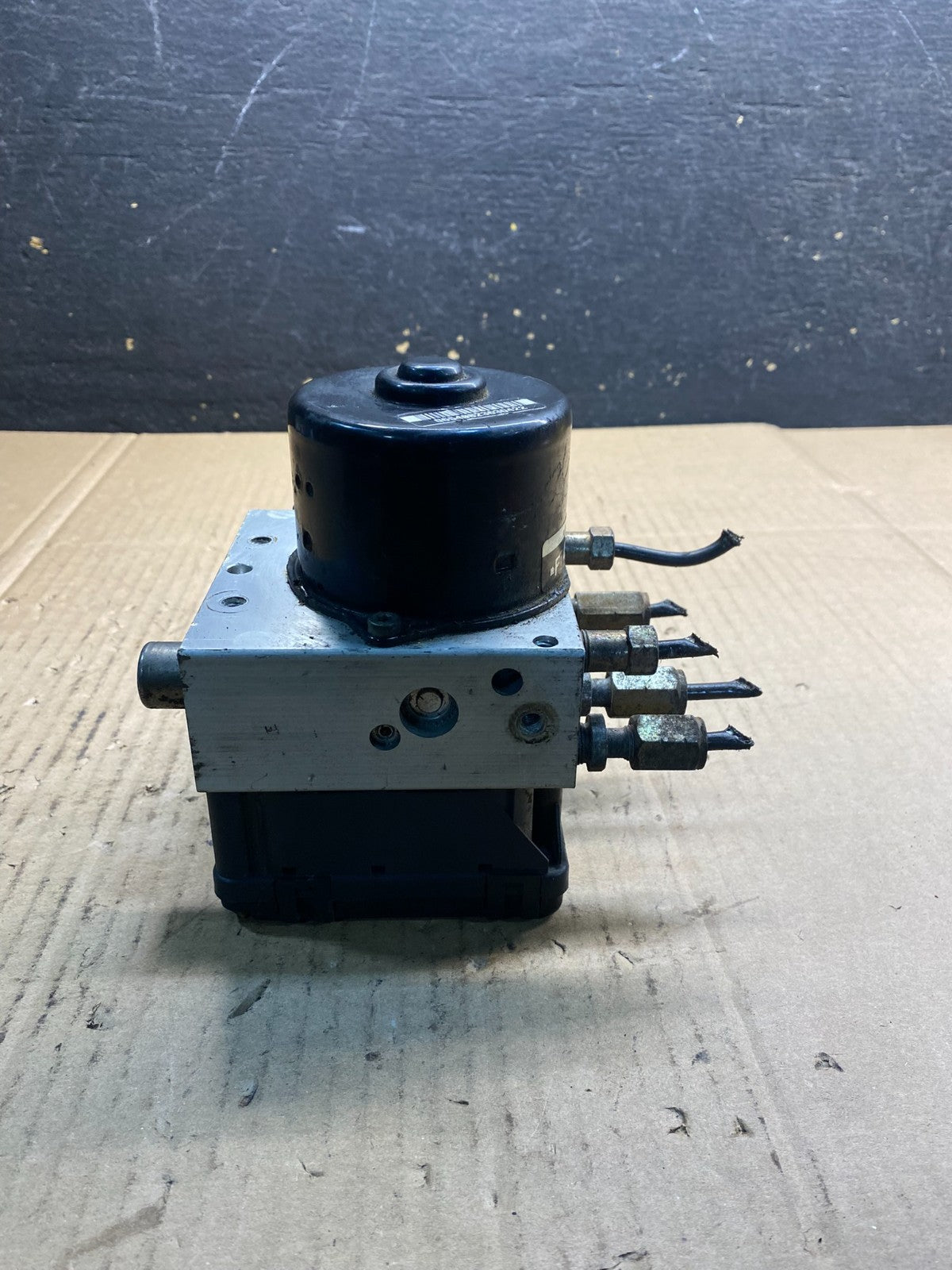 2003 Ford Explorer  ABS Anti Lock Brake Pump Module Oem ab2706 DG4