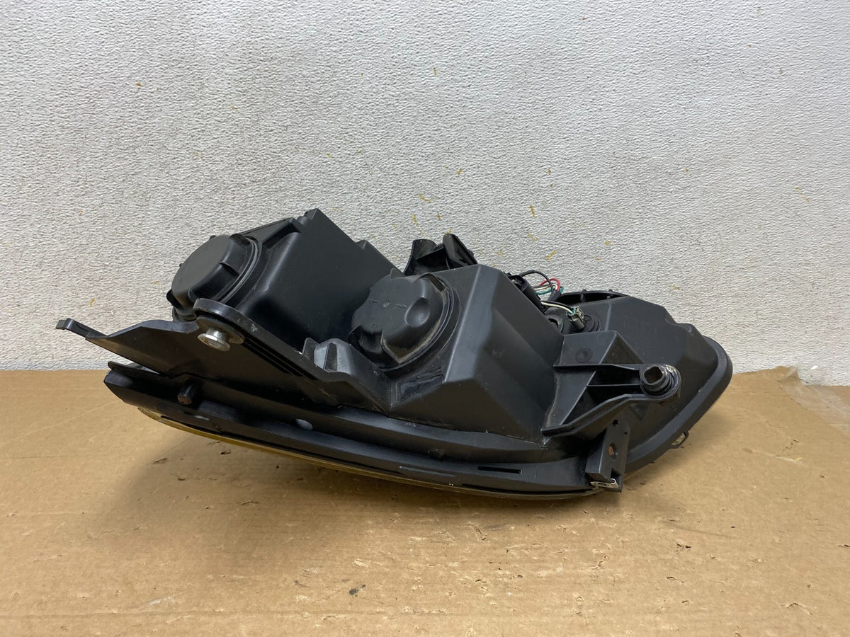 2007 to 2012 Gmc Acadia Halogen Headlight Right Passenger Side AH8524 DW5