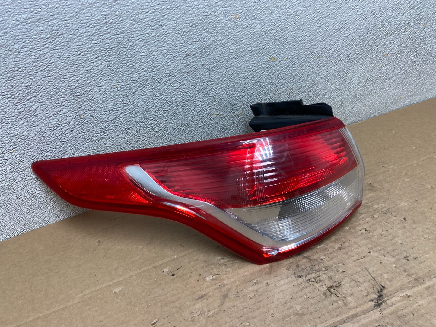 2013 to 2016 Ford Escape Left Driver LH Side Tail Light OEM AB4705 LK2