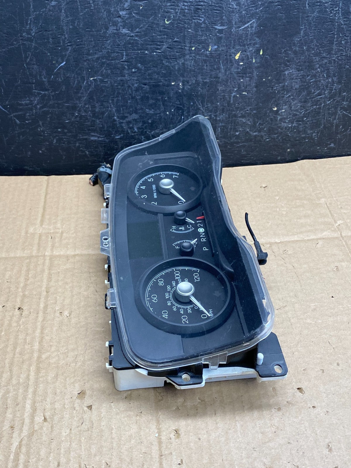 2009 to 2010 Mercury Marquis Speedometer Cluster Gauge ac9395 DG1