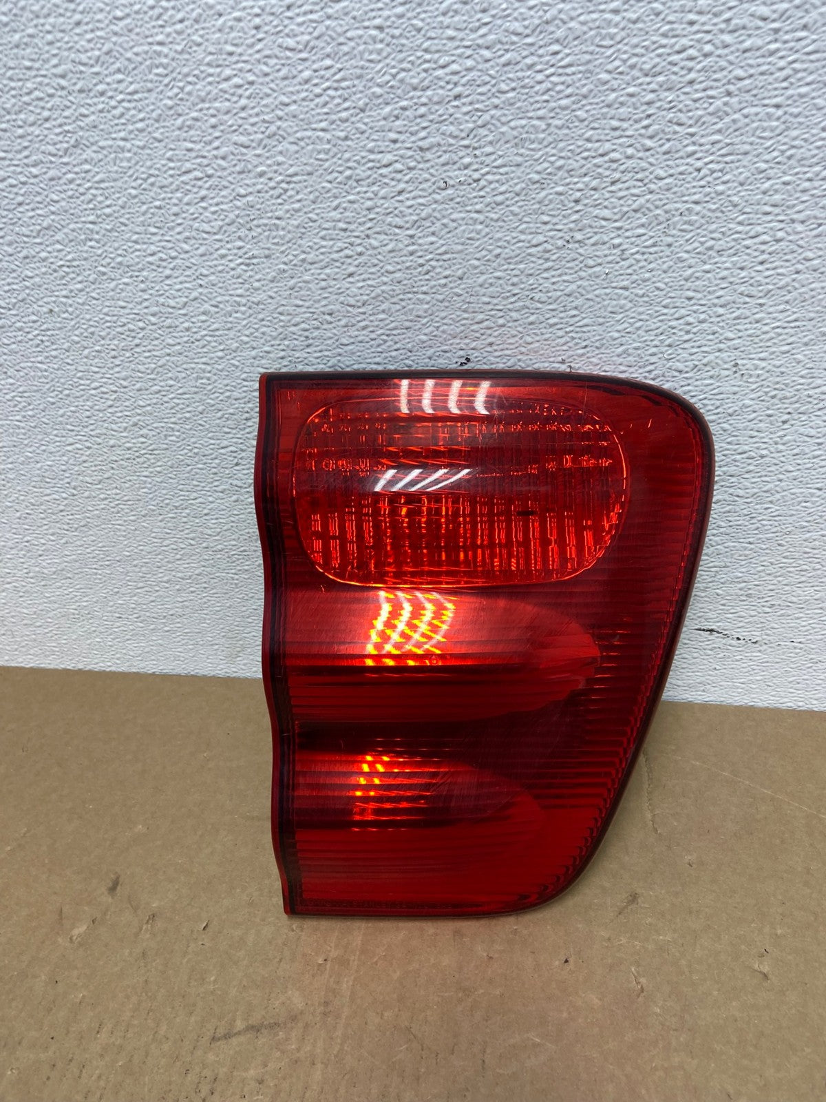 2001- 2004 Toyota Sequoia Driver Left Side Tail light Inner Oem AC1164 LK0