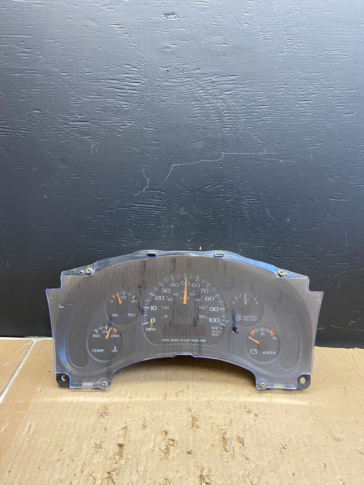 2001 to 2002 Chevrolet Express Speedometer Cluster Gauge OEM AB5769 DG0