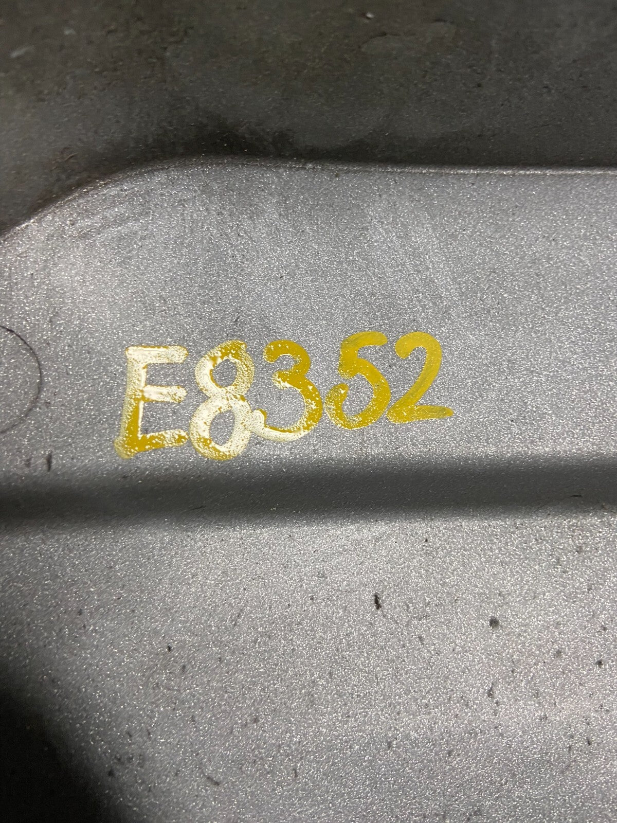 2005 to 2008 Ford Escape Hybrid Engine Motor Cover E8352 DG19