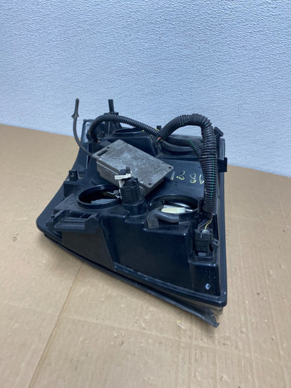 2002-2006 Cadillac Escalade Right Passenger Side Xenon HID Headlight Oem AB81278