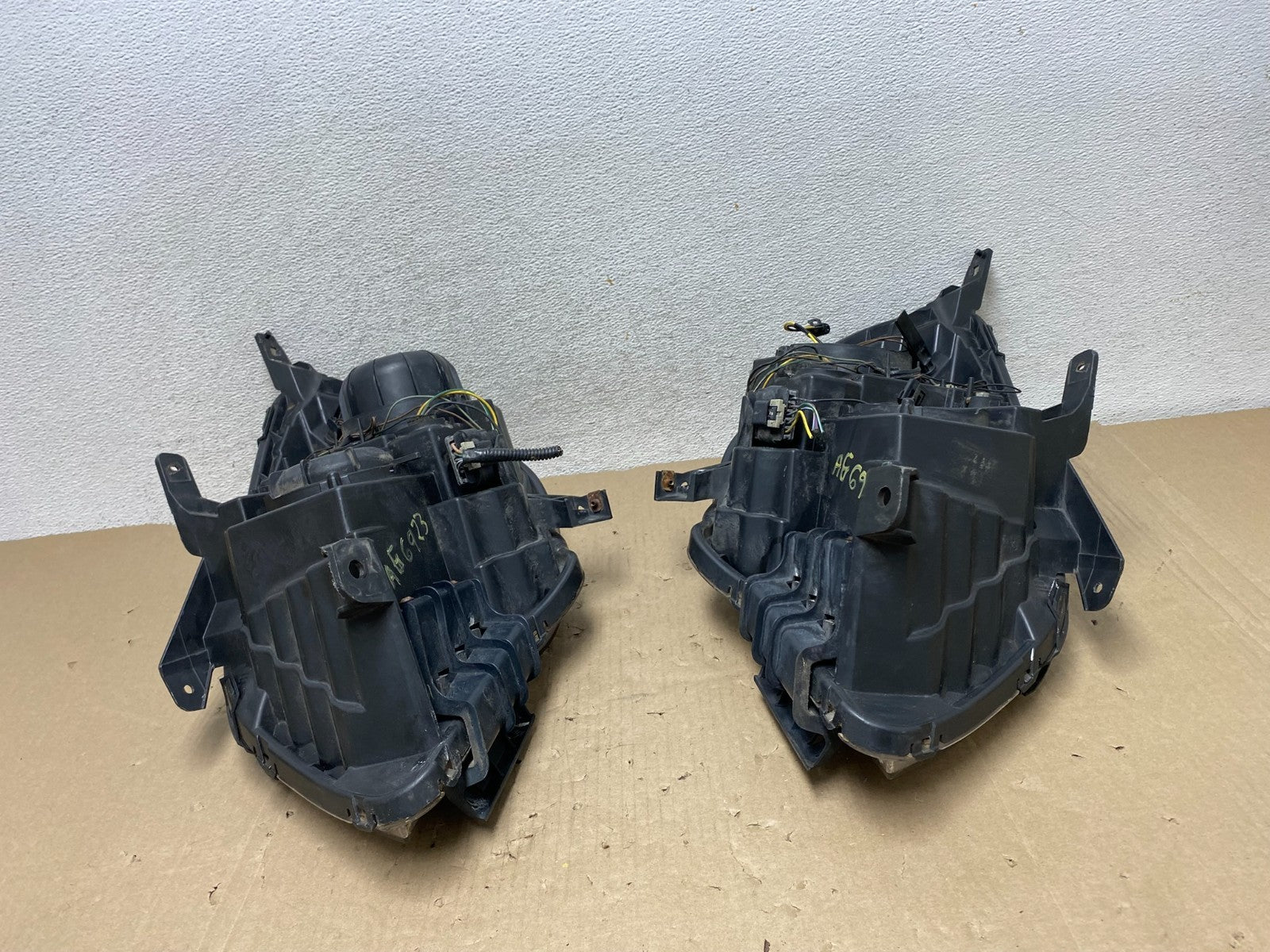 2010 - 2015 Chevrolet Equinox Halogen Headlights Left+Right Side Set AG6923 DW10