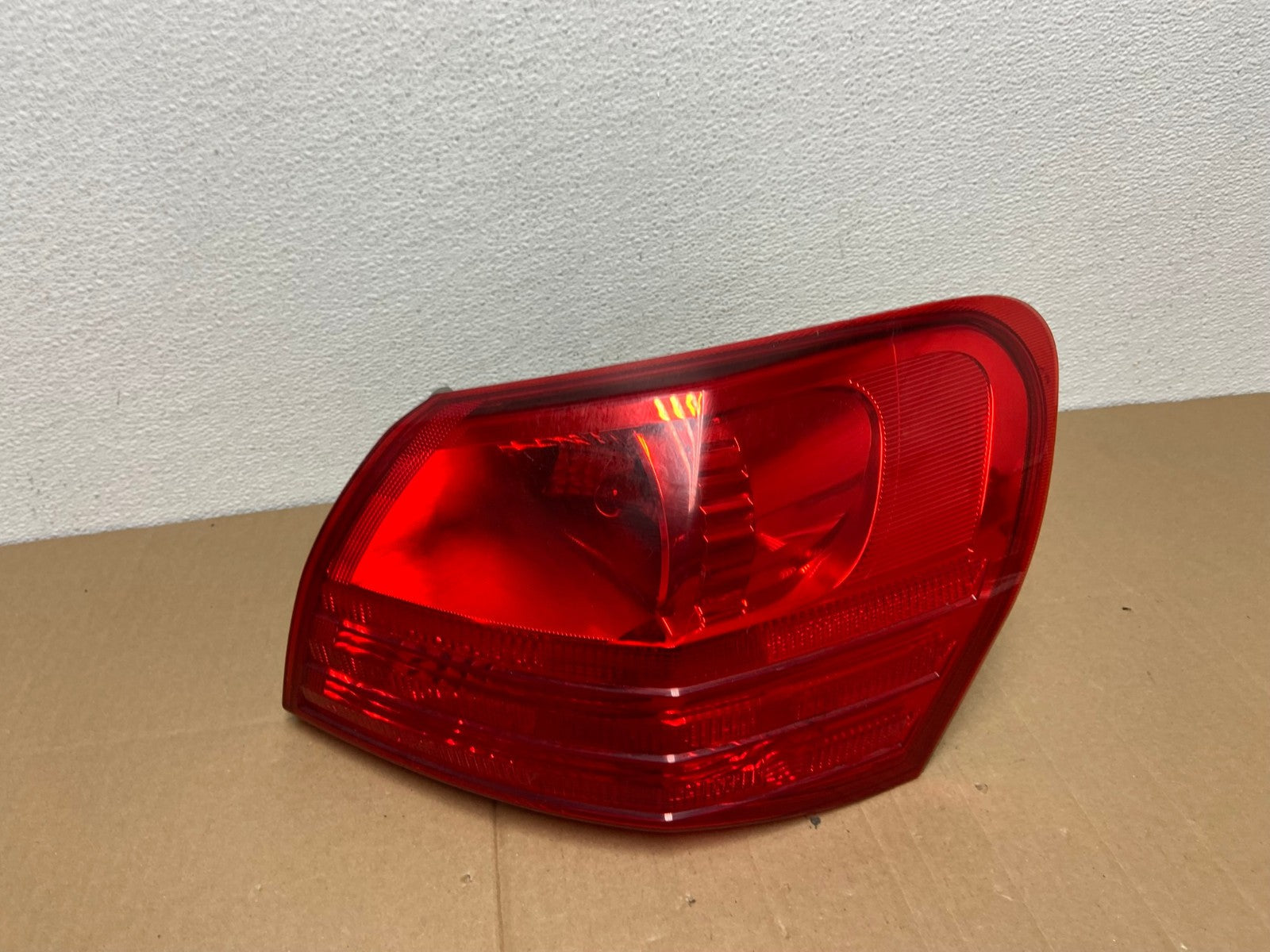 2008 to 2015 Nissan Rogue Right Passenger Rh Side Tail Light Oem AB8042 LK0